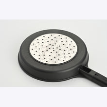 画像をギャラリービューアに読み込む, 【全国送料無料】冷凍餃子フライパンチャレンジから生まれたフライパン (IH対応) 4w1h