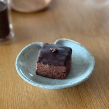 画像をギャラリービューアに読み込む, 箸置き小皿 [透明]
